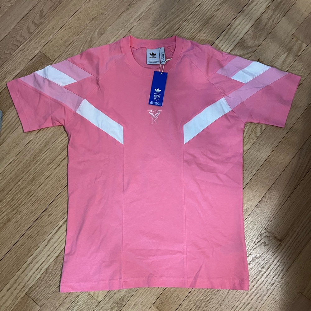 Adidas INTER MIAMI CF ORIGINAL SHORT SLEEVE TEE MENS SIZE LARGE(sold out online)